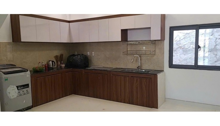 NGANG 5M HIẾM, VỊ TRÍ KINH DOANH, MẶT TIỀN HẺM XE HƠI THÔNG, GẦN NGÃ 4 PHÚ THUẬN - NGUYỄN THỊ THẬP, - P. PHÚ THUẬN, QUẬN 7 - NHỈNH 8 TỶ.